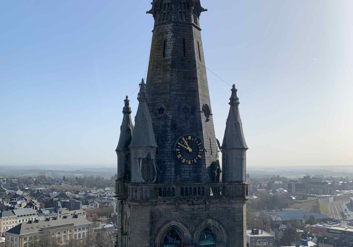 Église Saint-Martin d'Arlon - vue aérienne